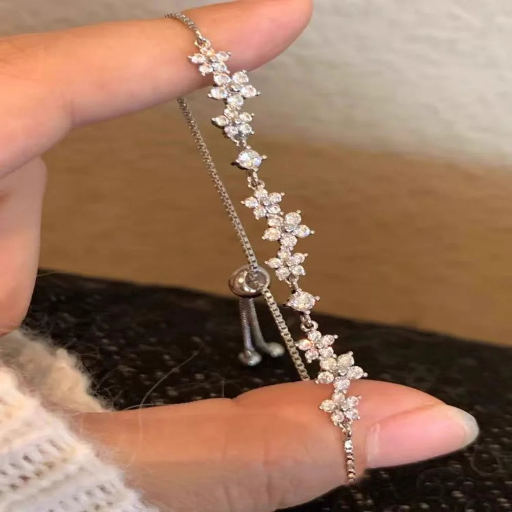t Sparkling Zircon Flower Bracelet