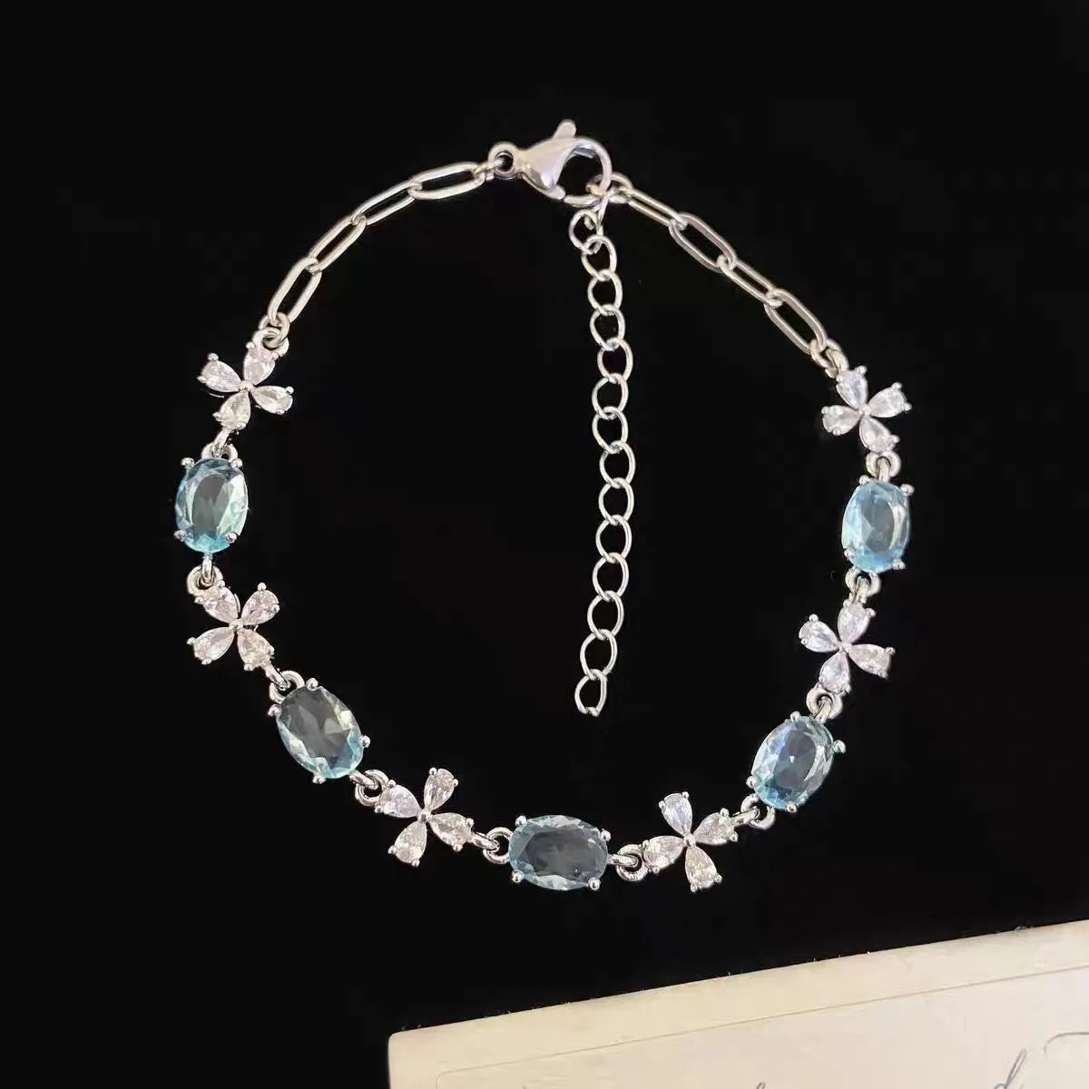 t Sparkling Zircon Flower Bracelet