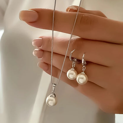 Elegant Imitation Pearl Pendant
