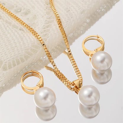 Elegant Imitation Pearl Pendant