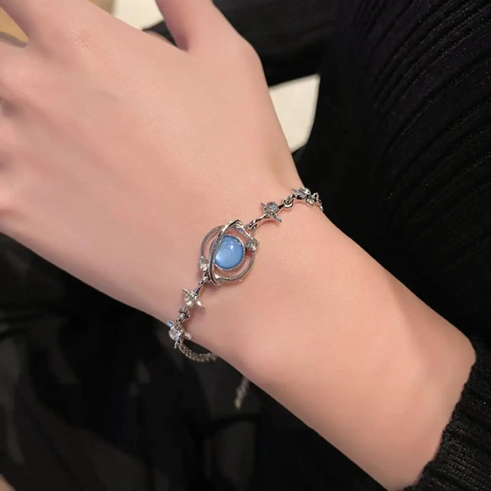 t Sparkling Zircon Flower Bracelet