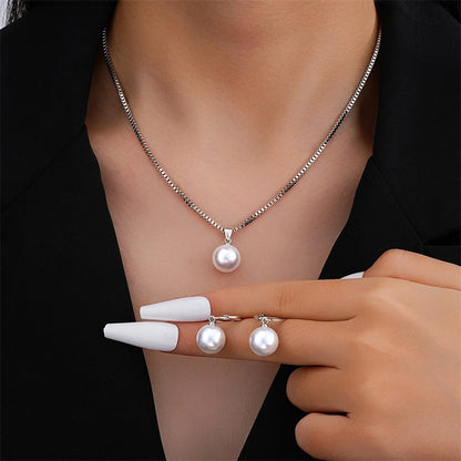 Elegant Imitation Pearl Pendant