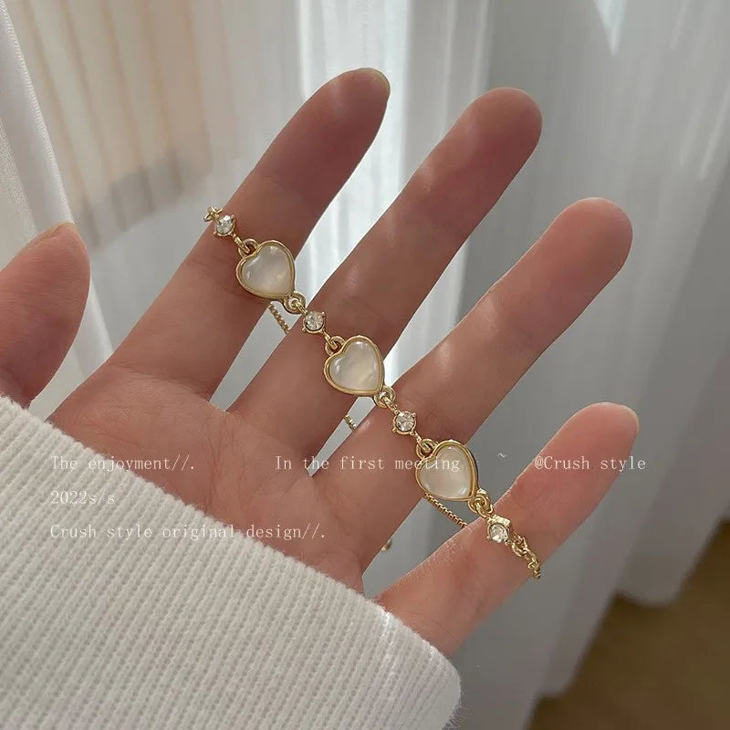 t Sparkling Zircon Flower Bracelet